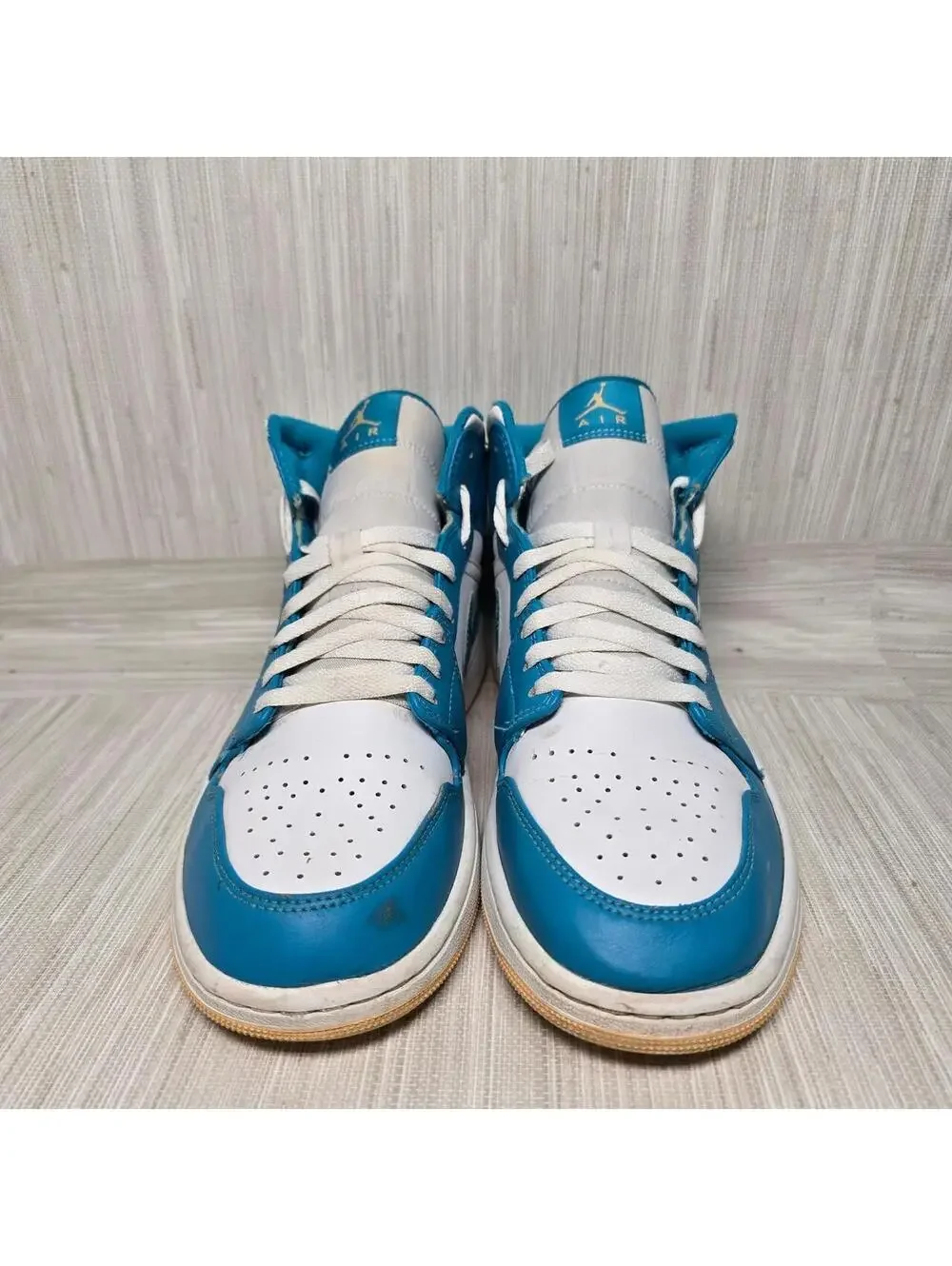 Air Jordan 1 Mid Aquatone Celestial Gold Men’s Size 10.5